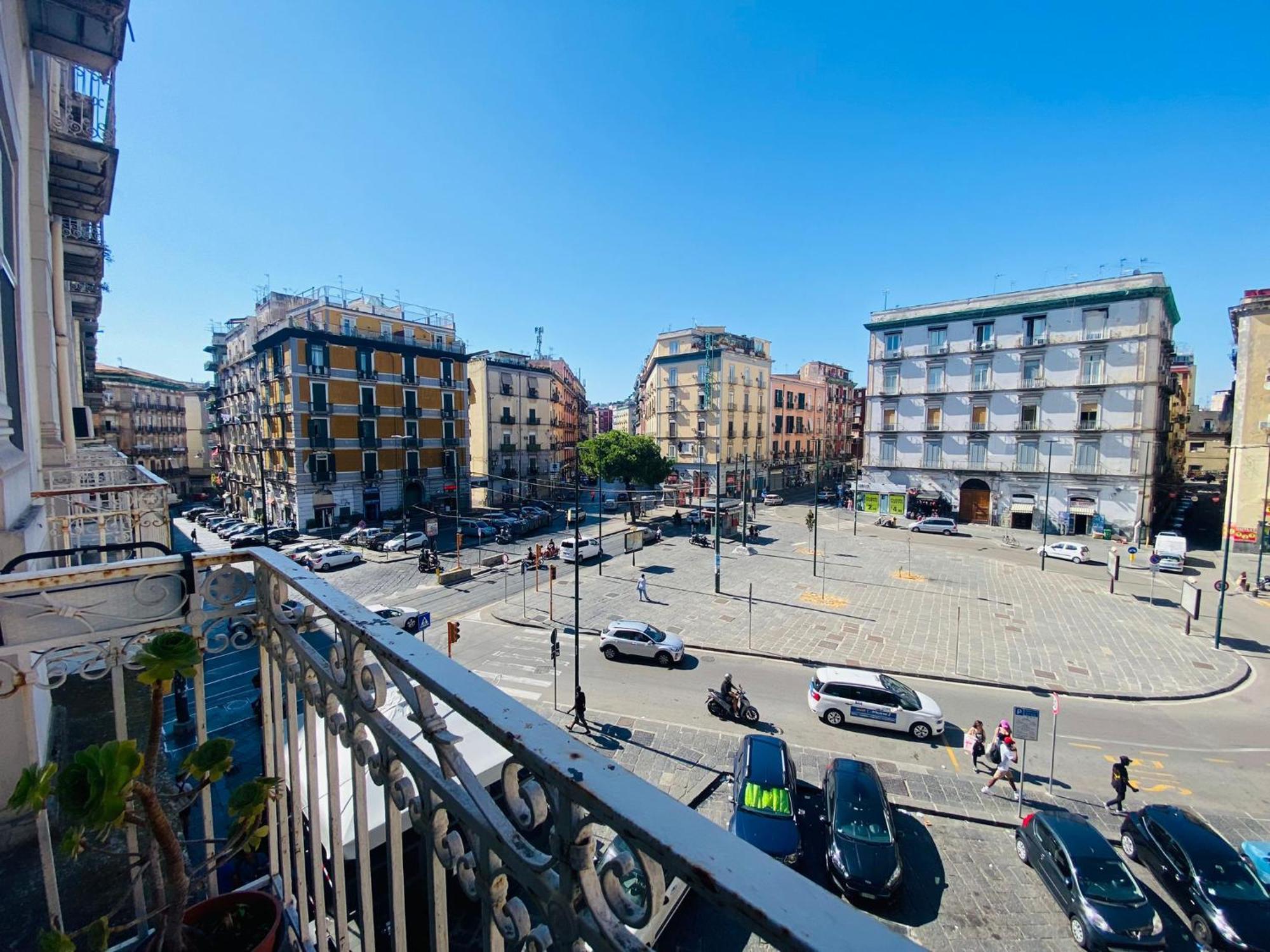 Holiday Home Napoli Station Luaran gambar